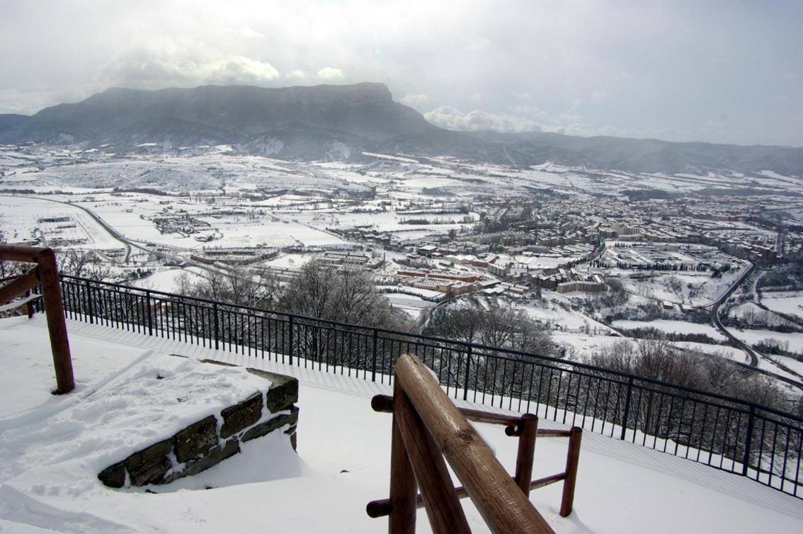 Hotel Acebo Plaza Mayor Jaca Luaran gambar