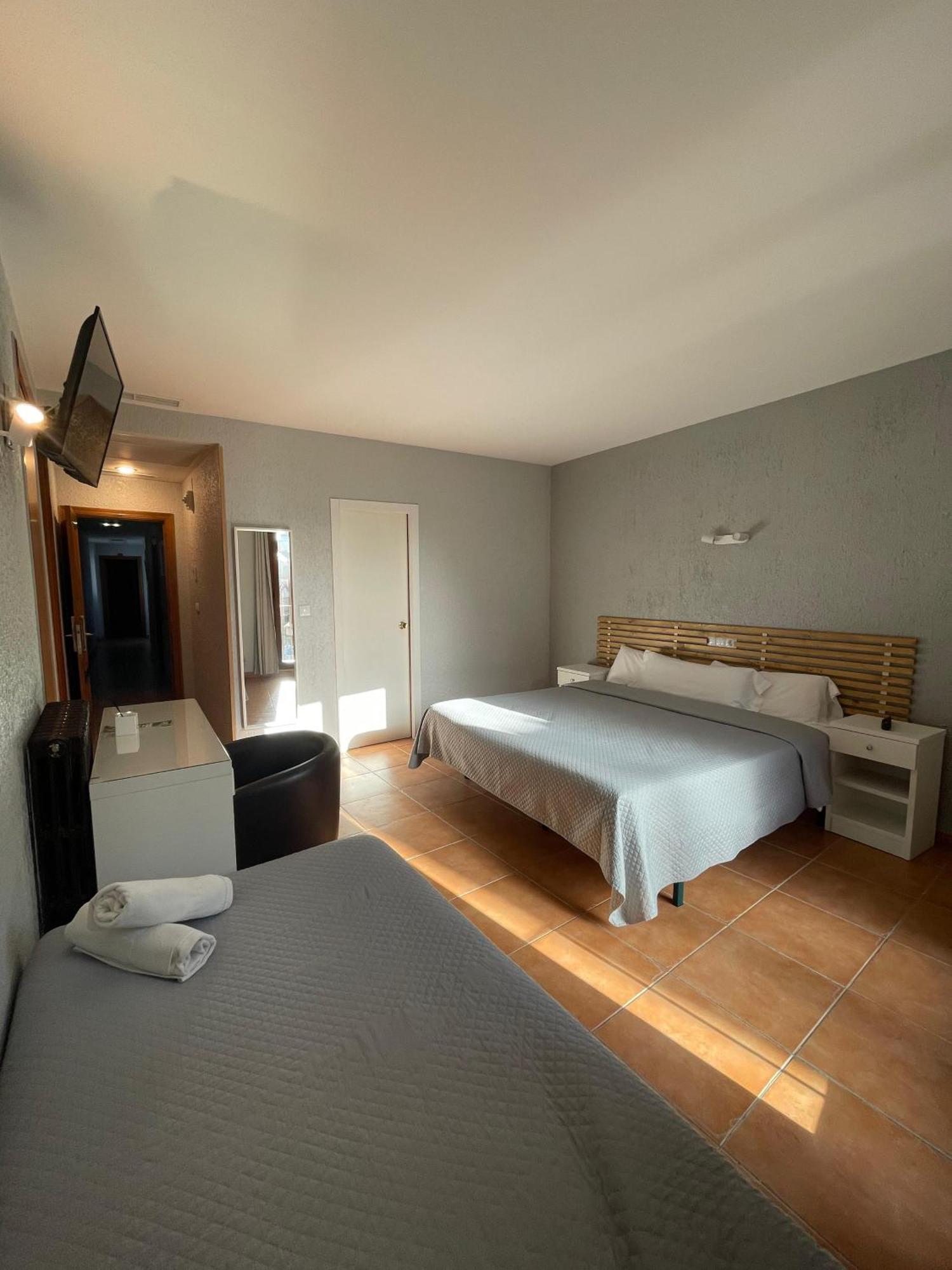 Hotel Acebo Plaza Mayor Jaca Luaran gambar