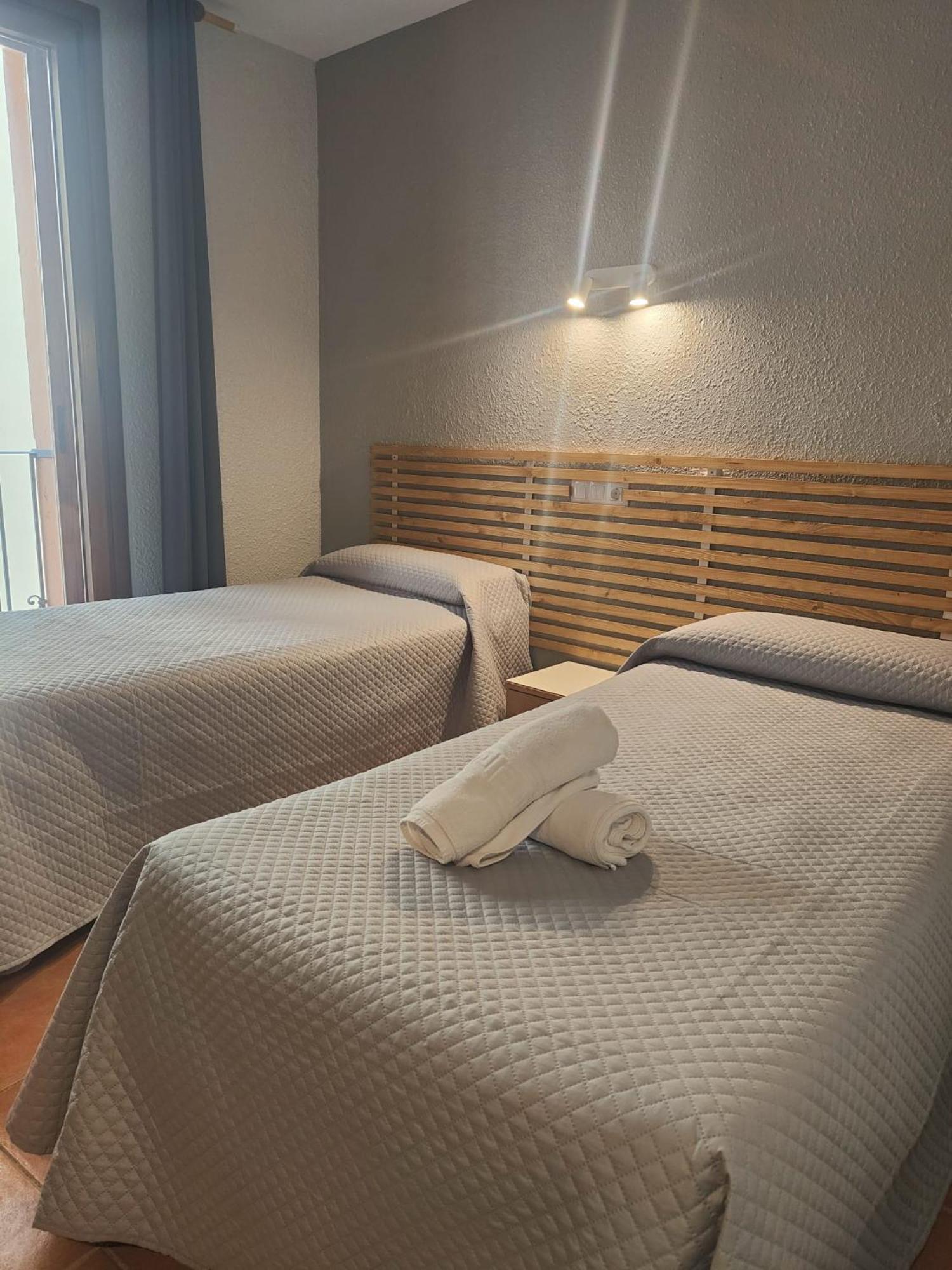 Hotel Acebo Plaza Mayor Jaca Luaran gambar